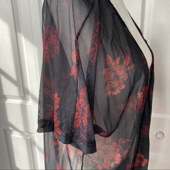 🔥SOLD🔥Boutique High Low Sheer Kimono Black & Red S, M, L - Picture 8 of 13